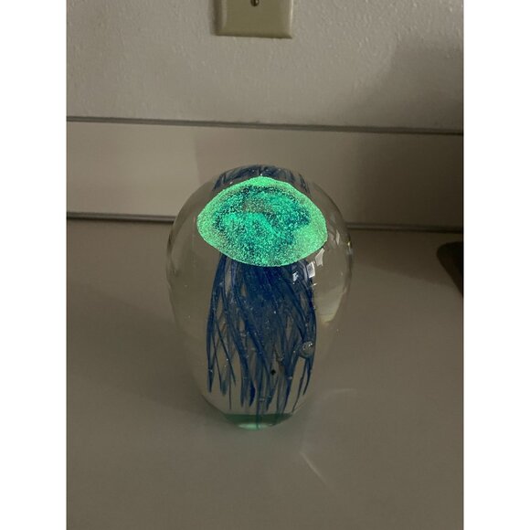 Handcrafted Glass Jellyfish Paperweight UV Reactive - Picture 5 of 7